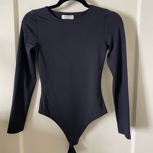 Aritzia Babaton Contour Crewneck Longsleeve Bodysuit